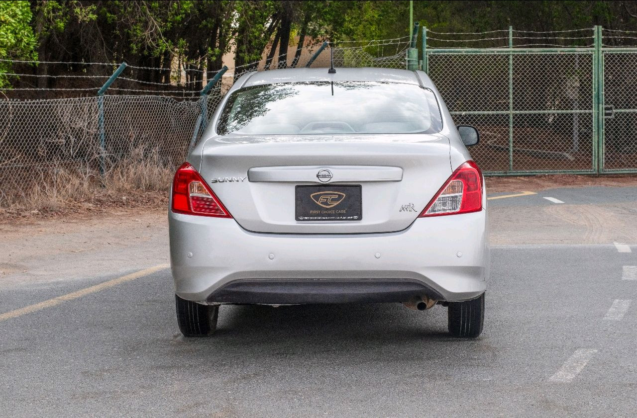 Nissan Sunny - Image 5