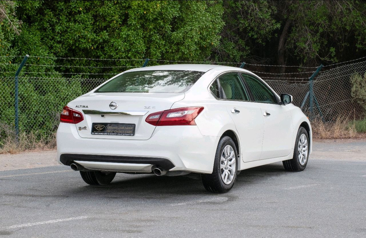 Nissan Altima - Image 3