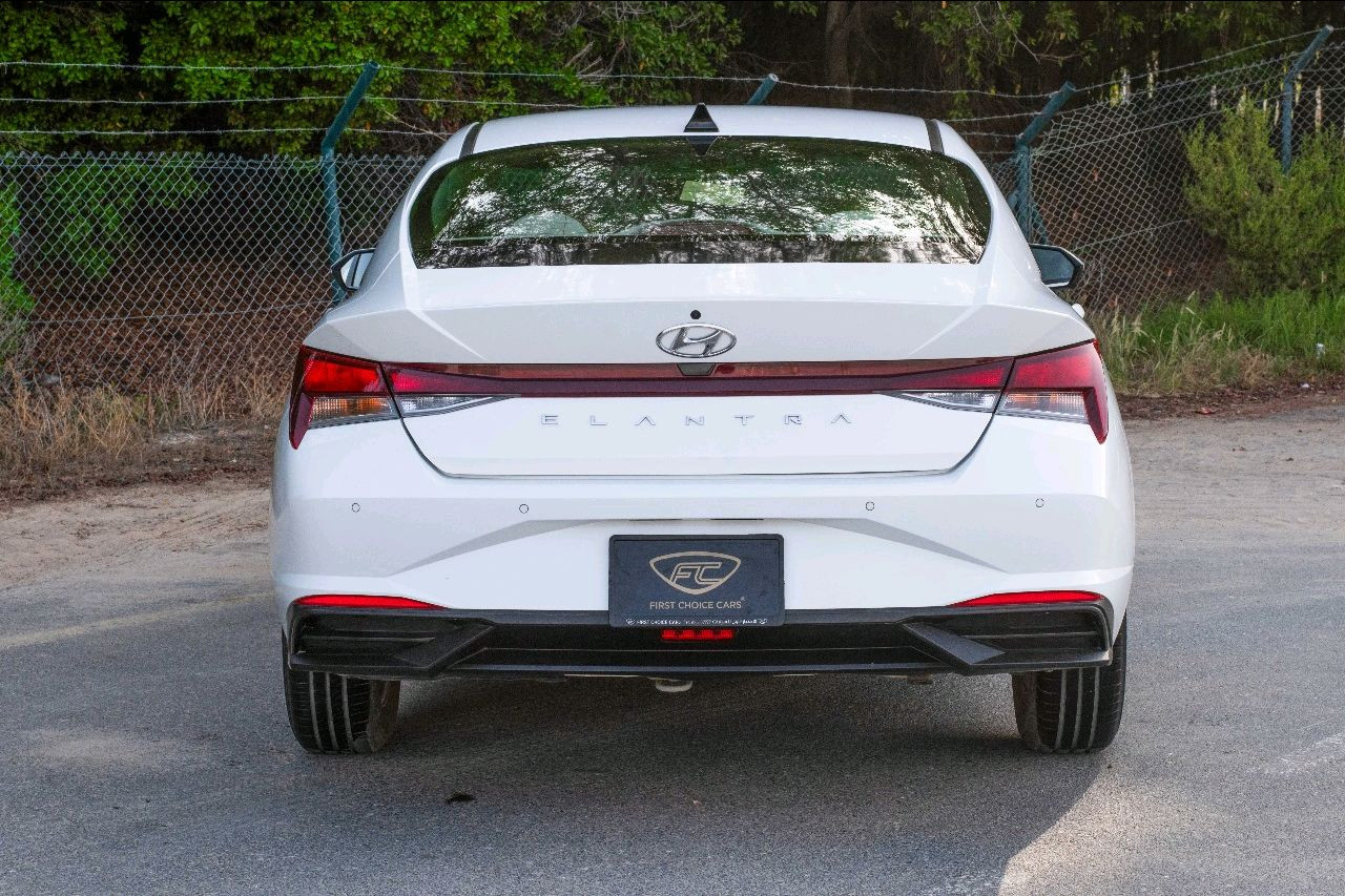 Hyundai Elantra - Image 17