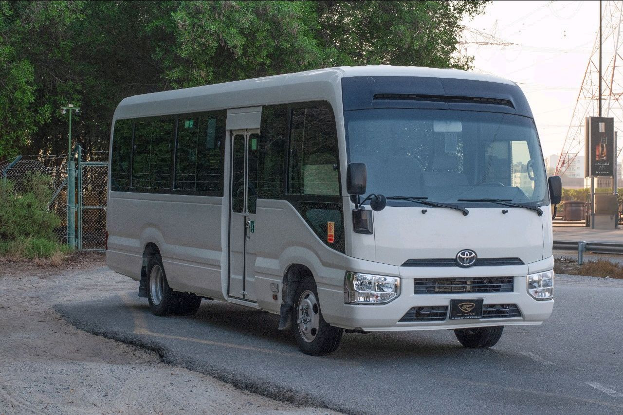 Toyota Coaster - Image 10