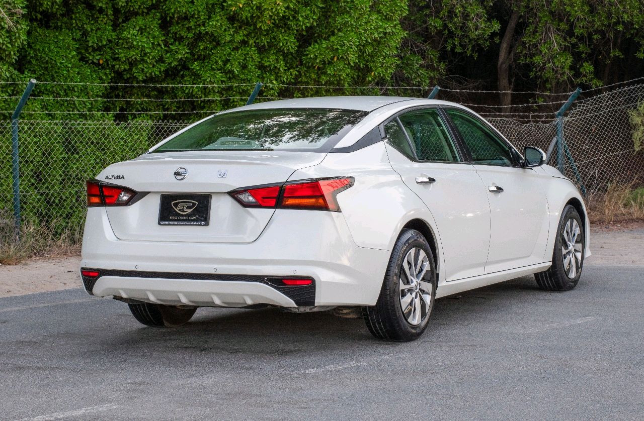 Nissan Altima - Image 3
