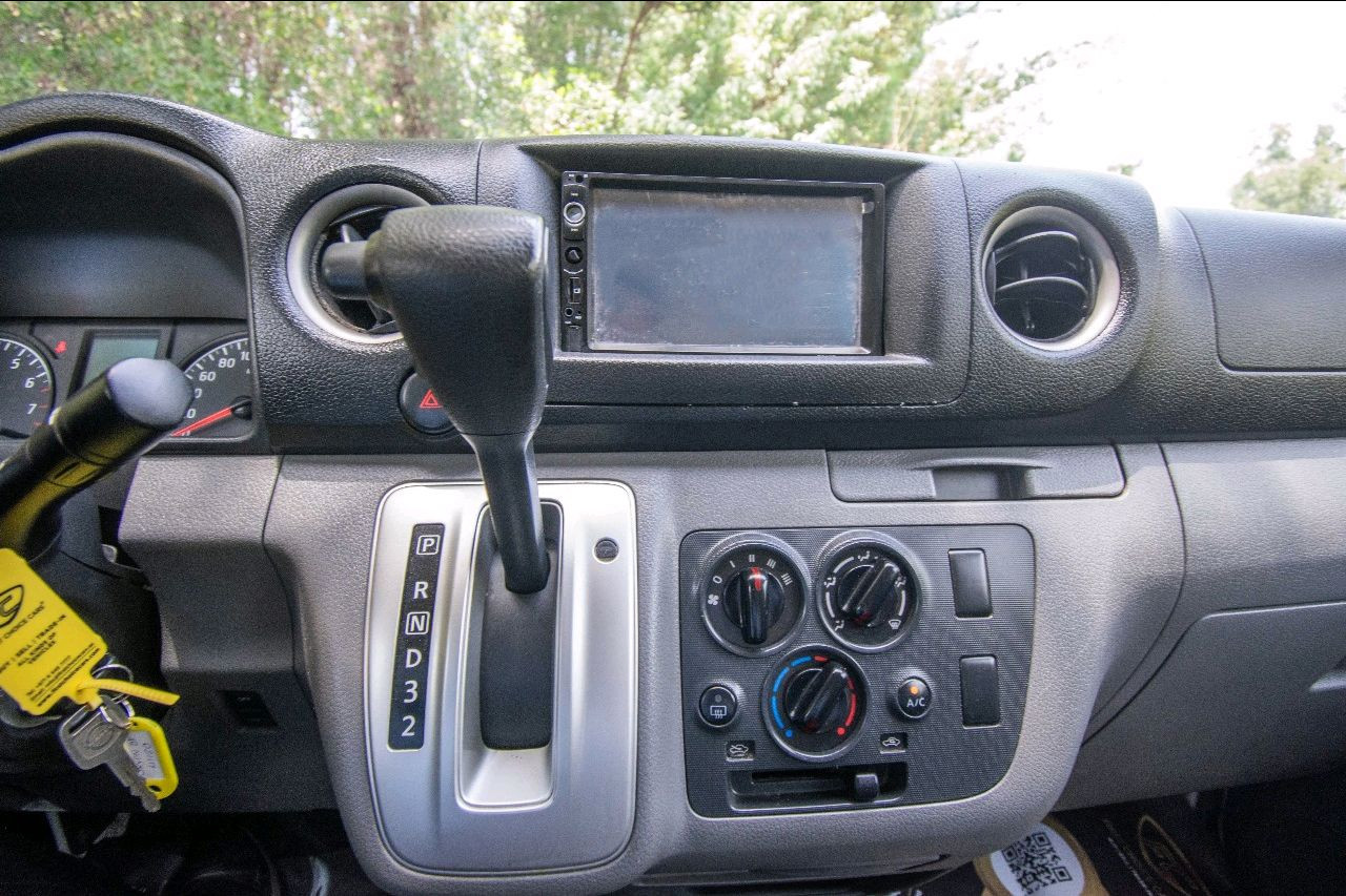 Nissan Urvan - Image 9