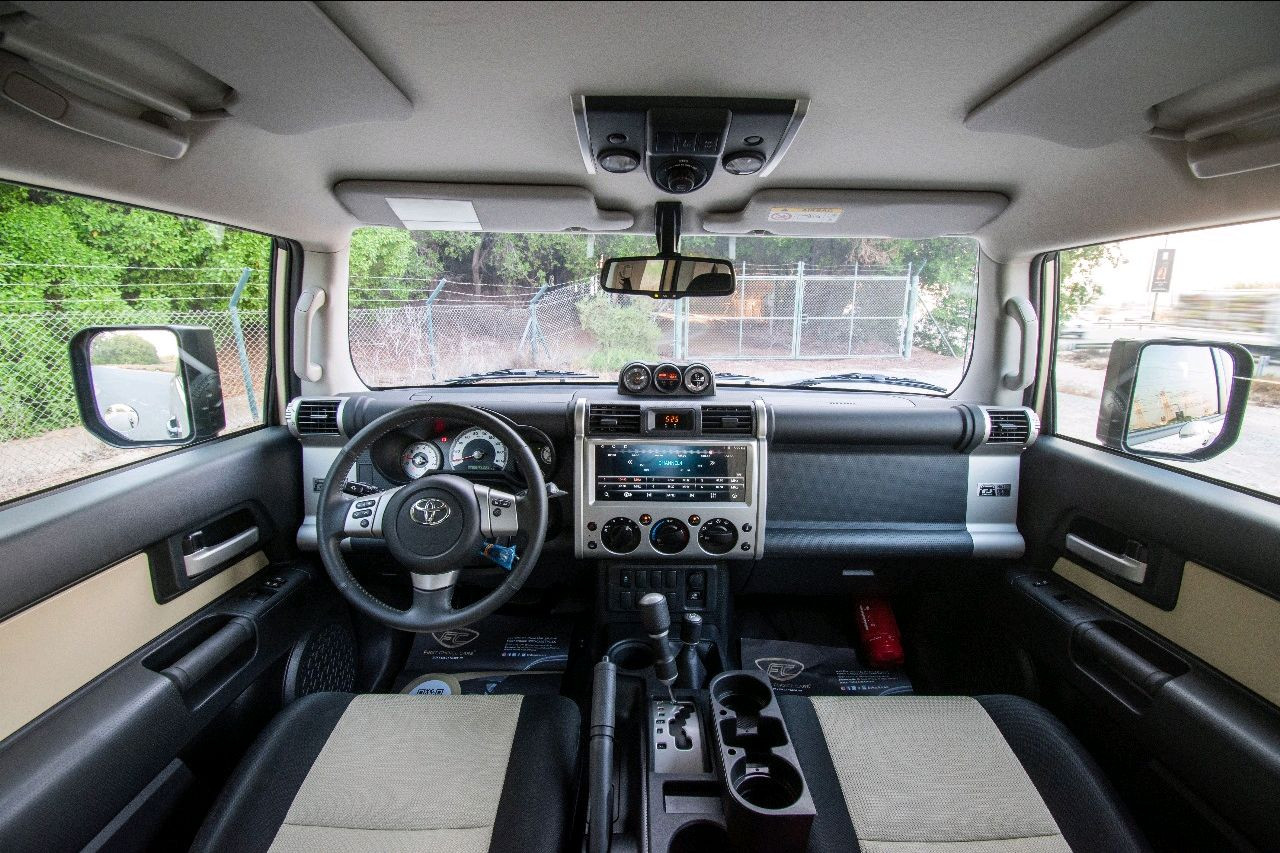 Toyota FJ Cruiser - Image 2