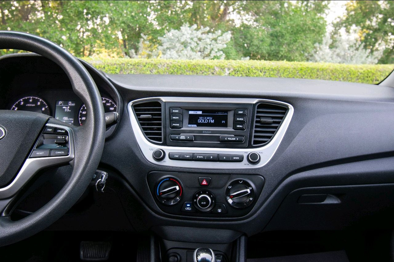 Hyundai Accent - Image 4