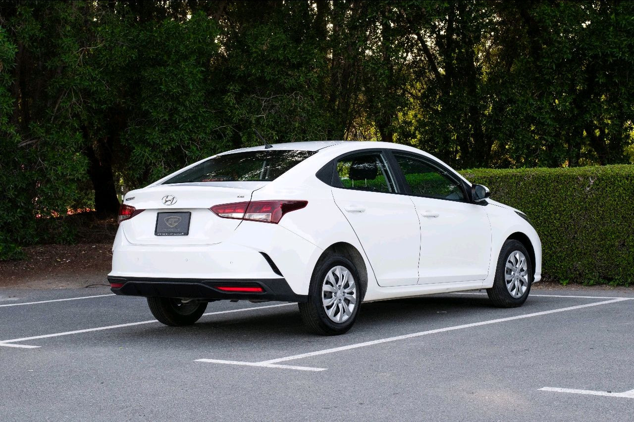Hyundai Accent - Image 9