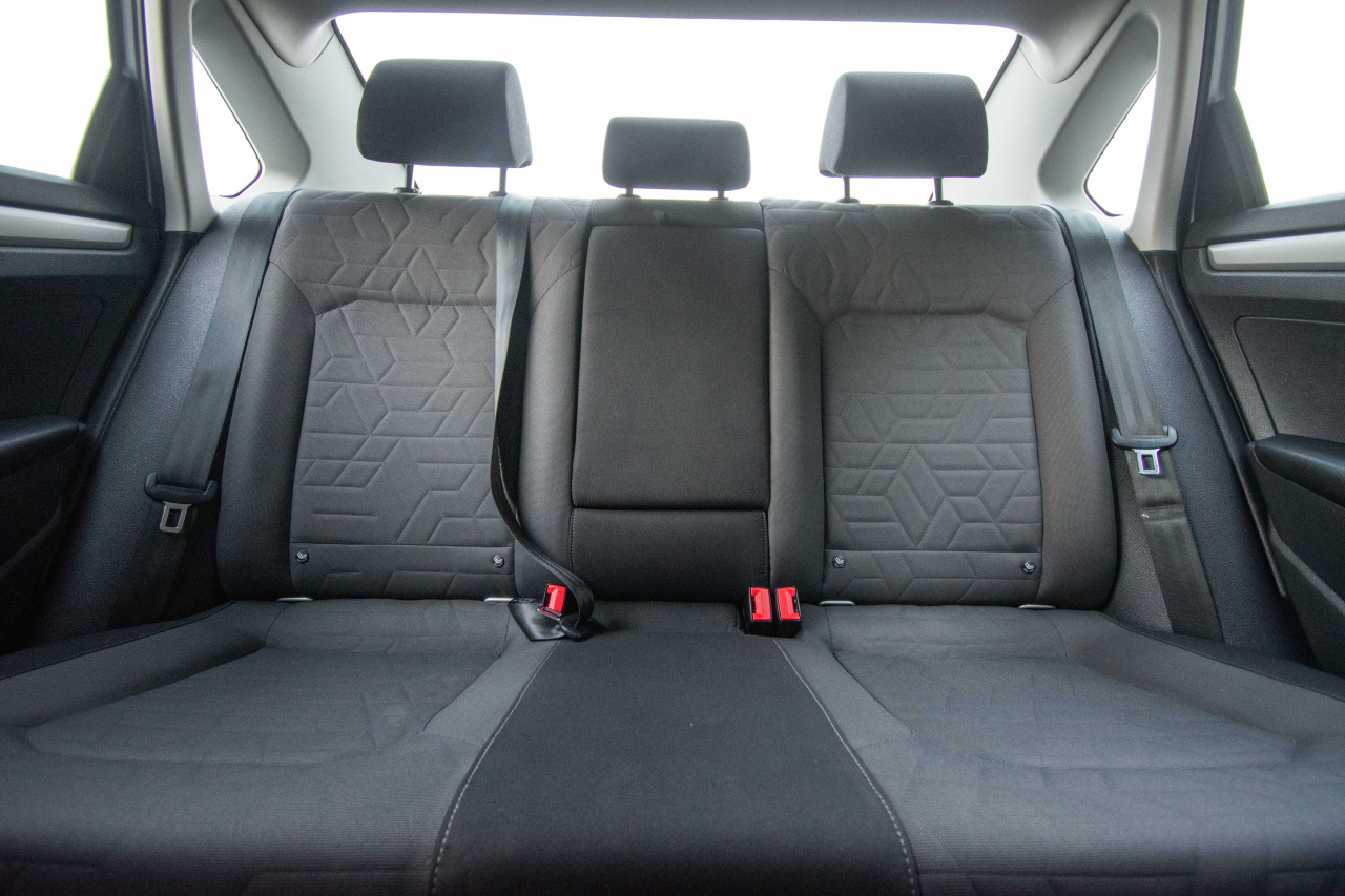Volkswagen Passat - Image 8