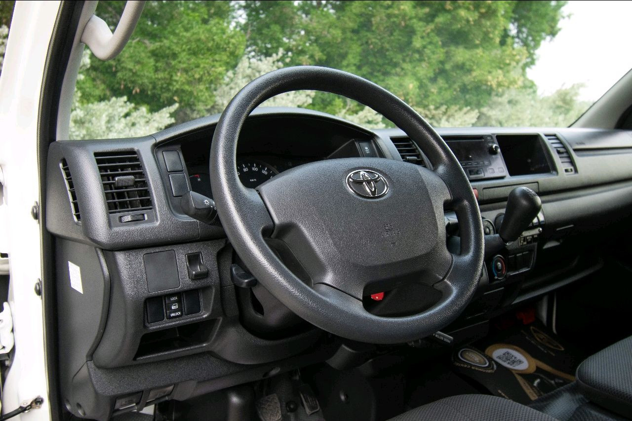Toyota Hiace - Image 4