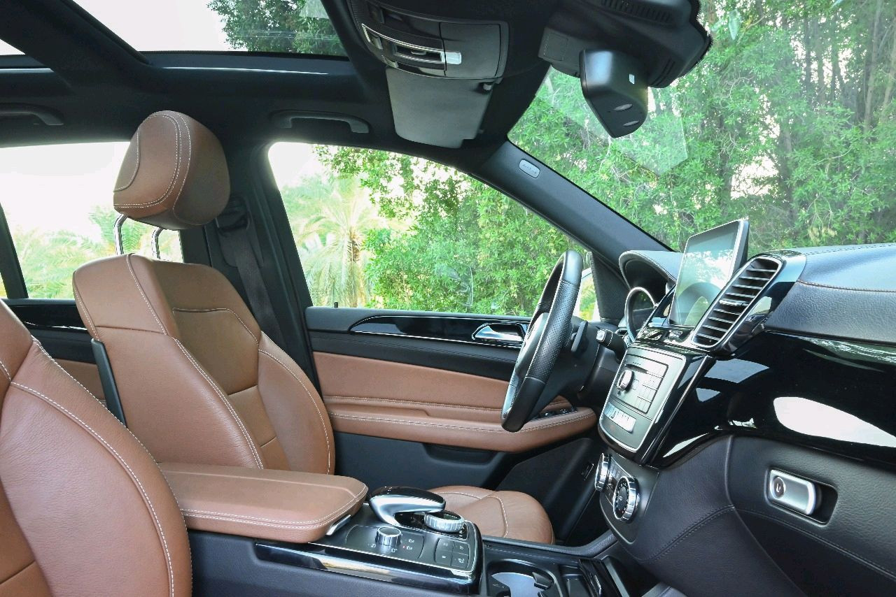 Mercedes Benz GLE SUV - Image 9