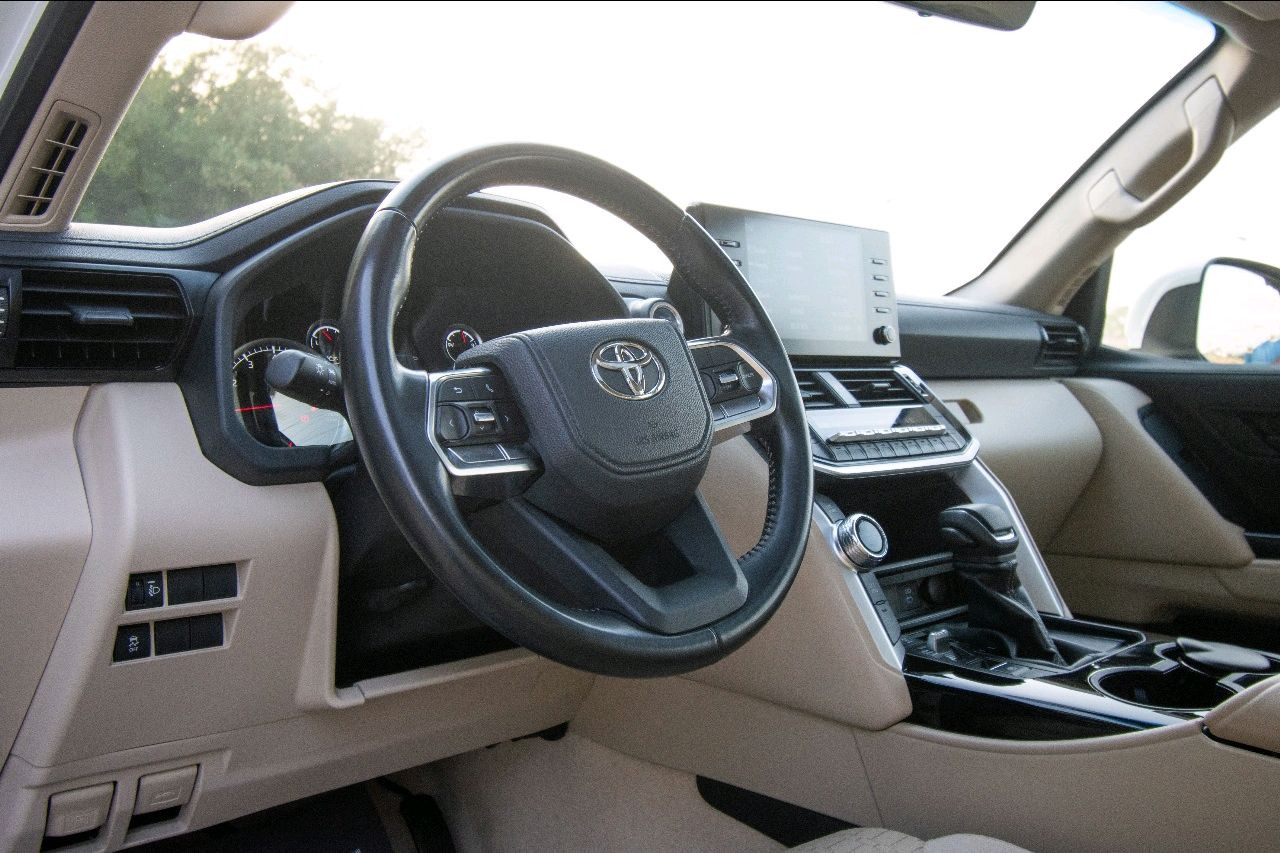 Toyota Land Cruiser - Image 5