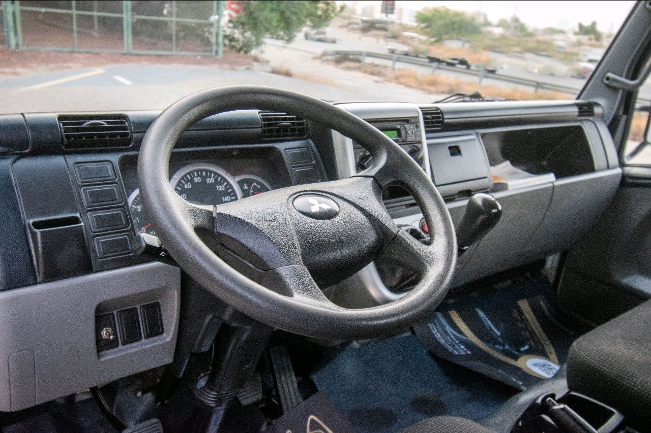 Mitsubishi Canter - Image 9