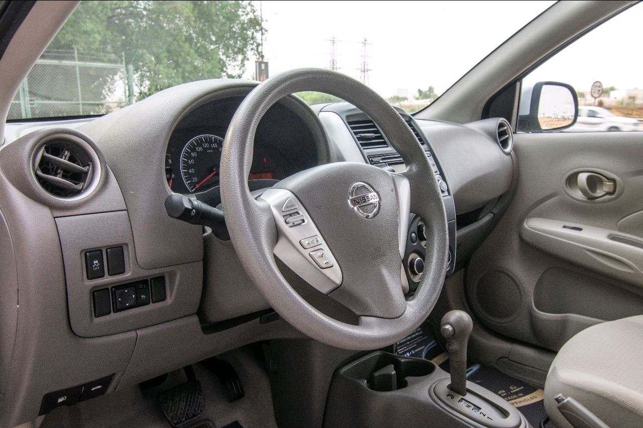Nissan Sunny - Image 10