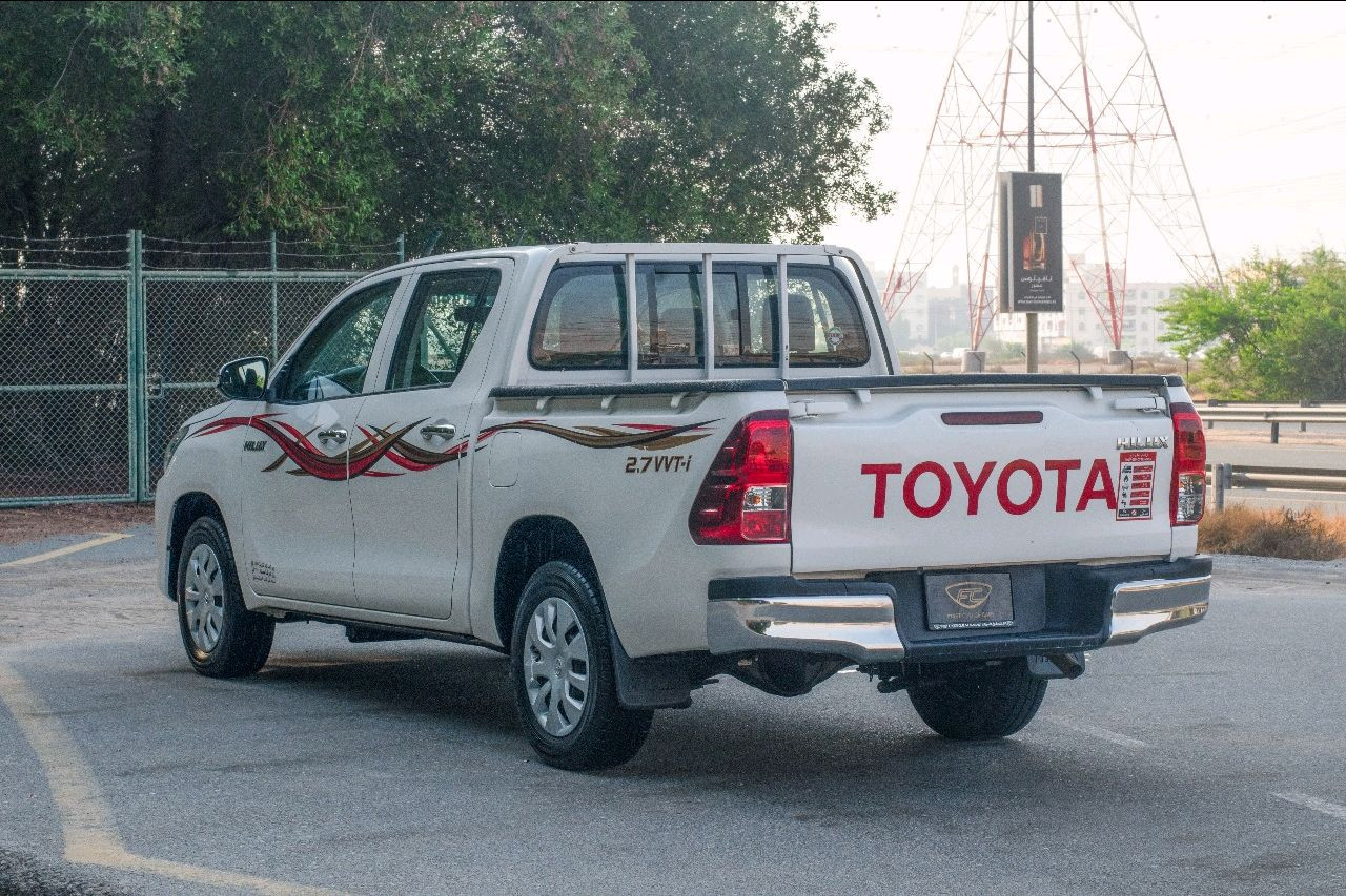 Toyota Hilux - Image 7