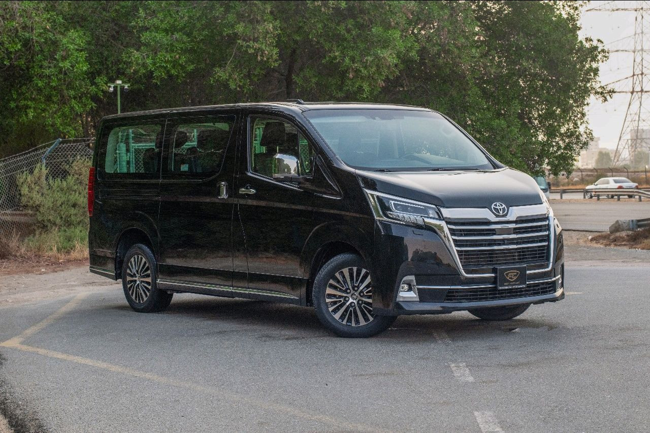 Toyota Granvia - Image 9