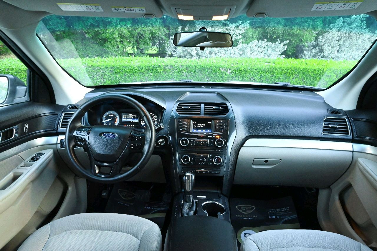Ford Explorer - Image 9