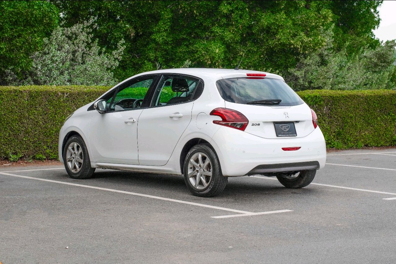 Peugeot 208 - Image 8