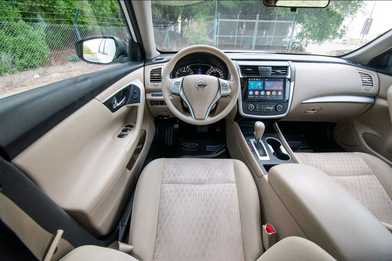 Nissan Altima - Image 6