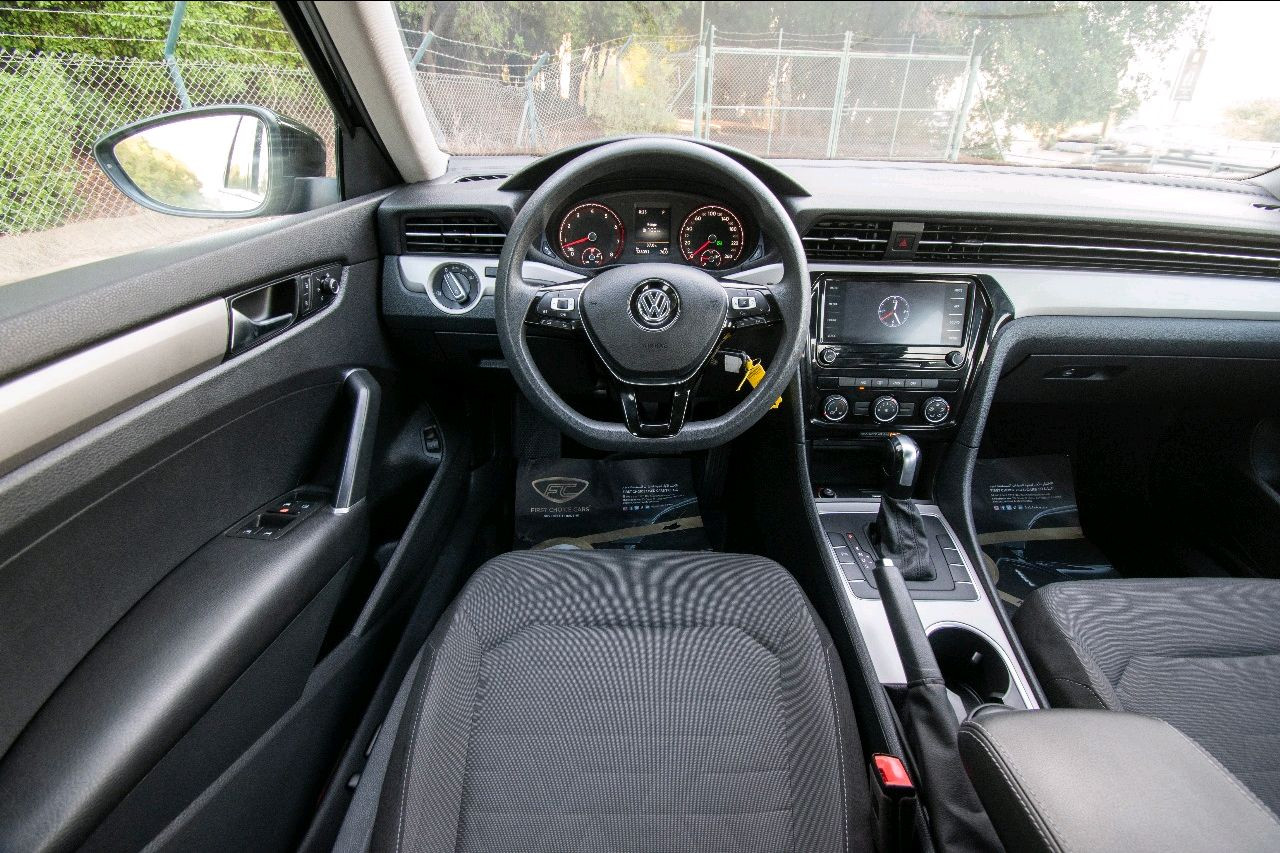 Volkswagen Passat - Image 10