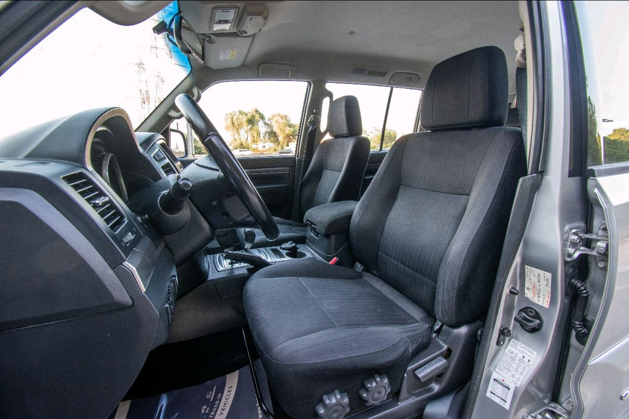 Mitsubishi Pajero - Image 5
