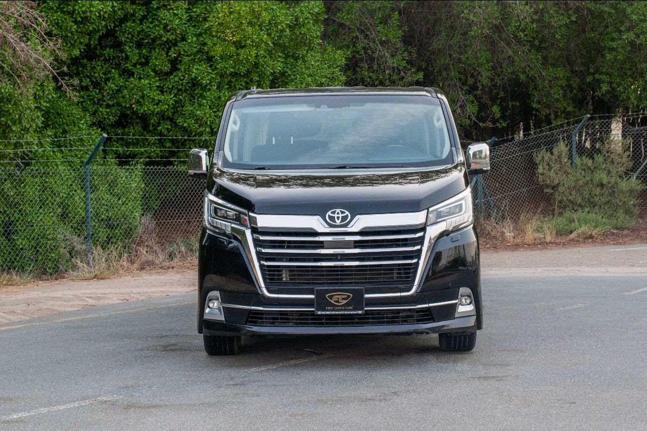 Toyota Granvia - Image 3