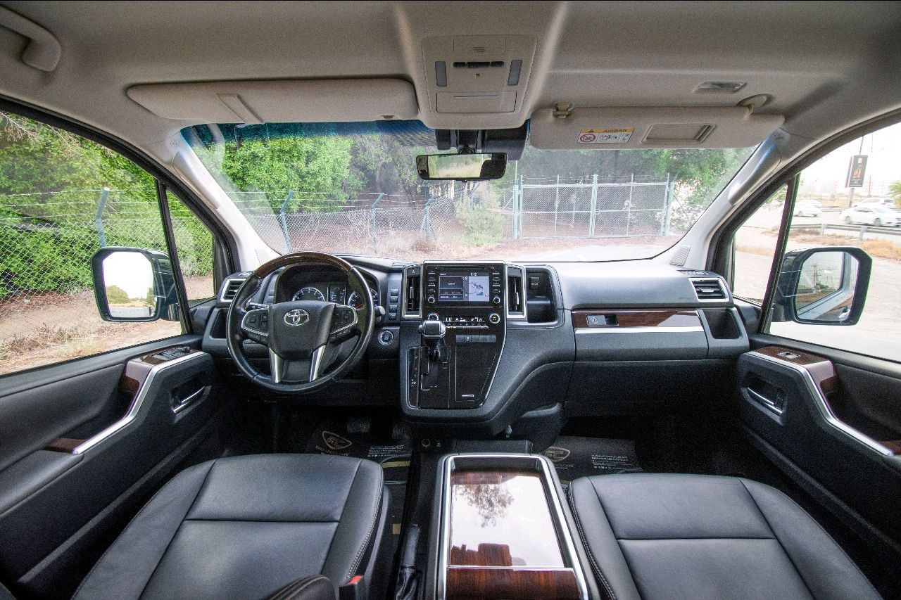 Toyota Granvia - Image 5