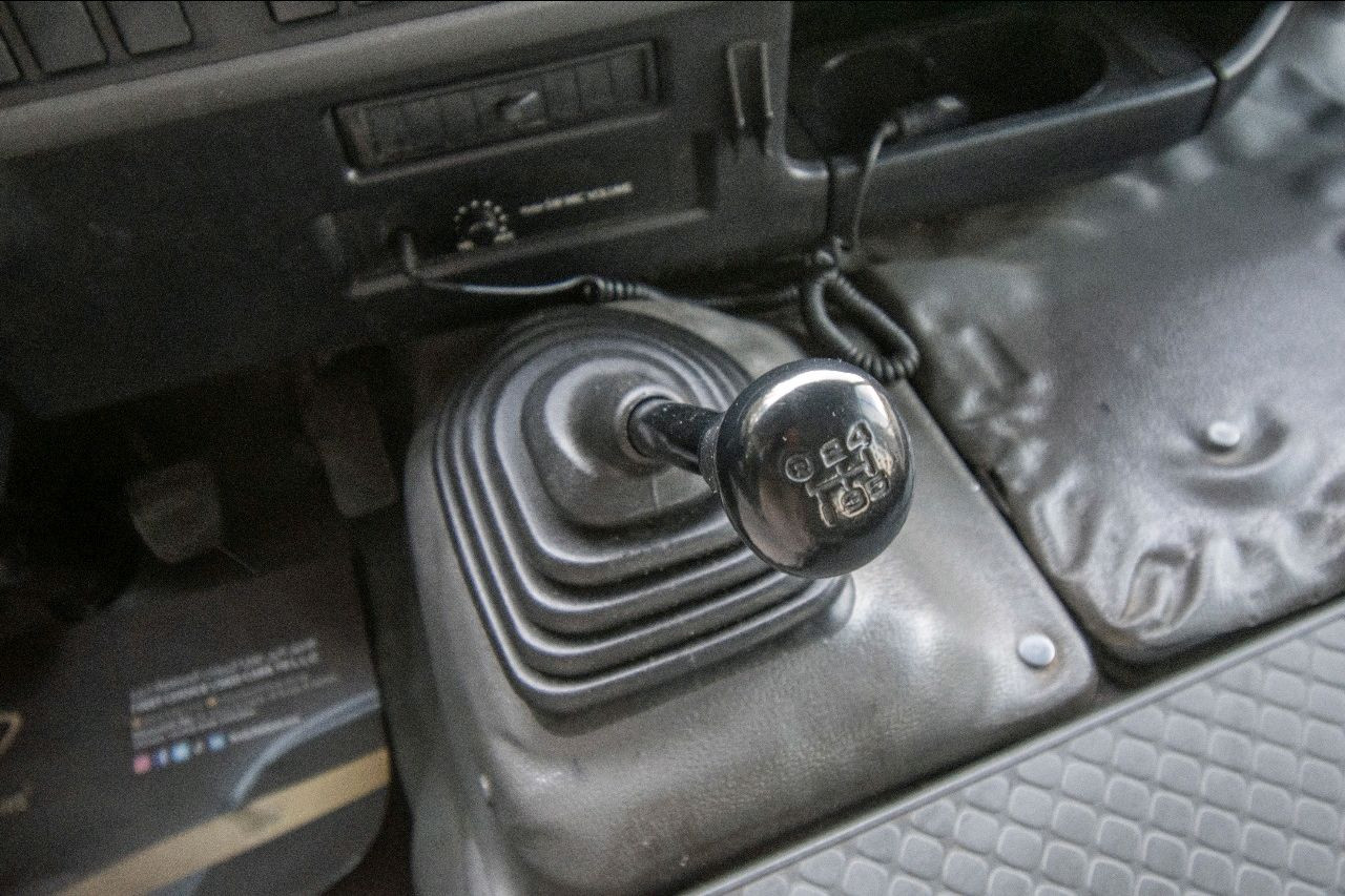 Toyota Coaster - Image 7