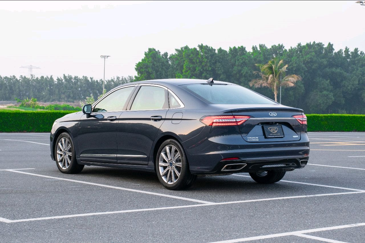 Ford Taurus - Image 4