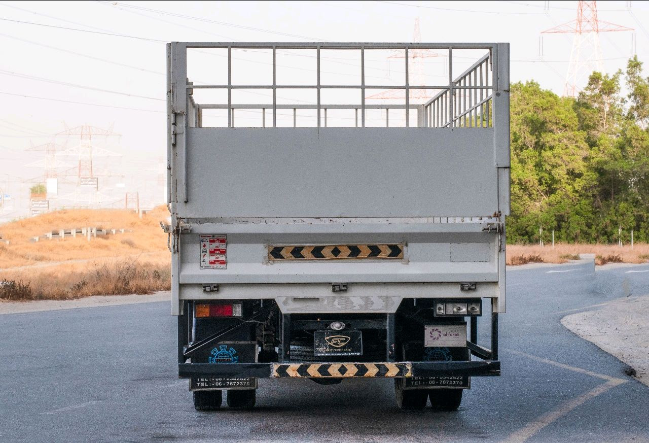 Mitsubishi Canter - Image 2