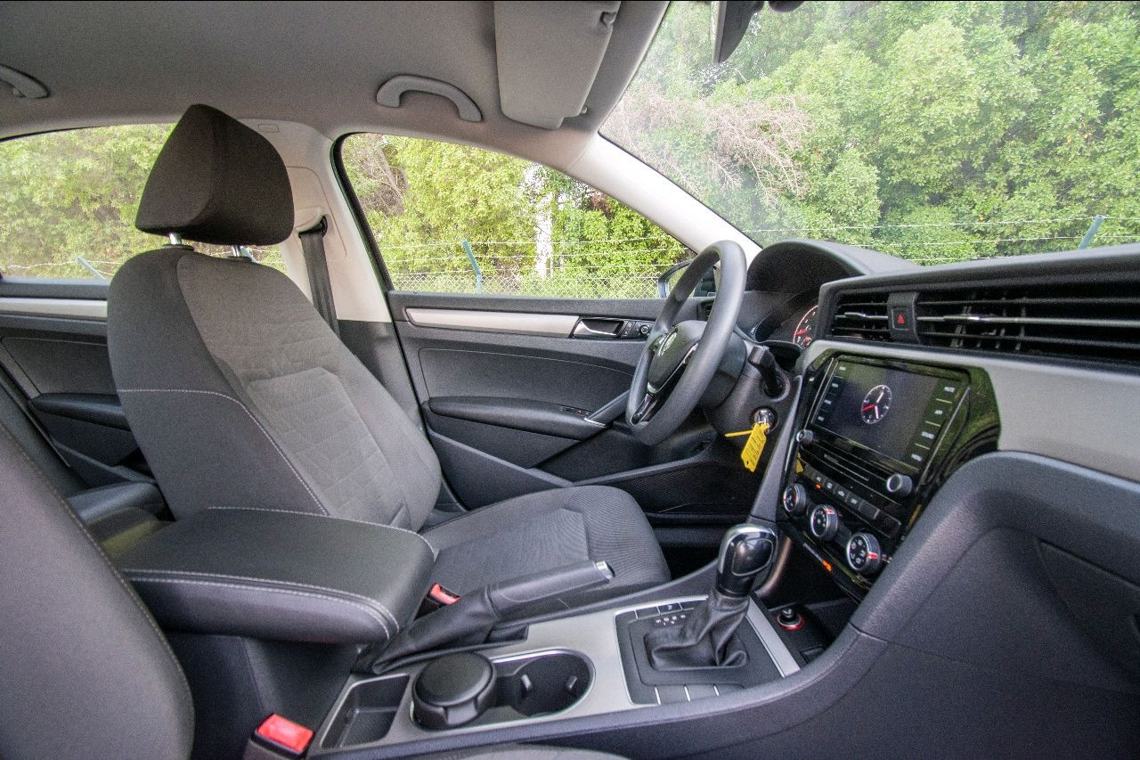 Volkswagen Passat - Image 8