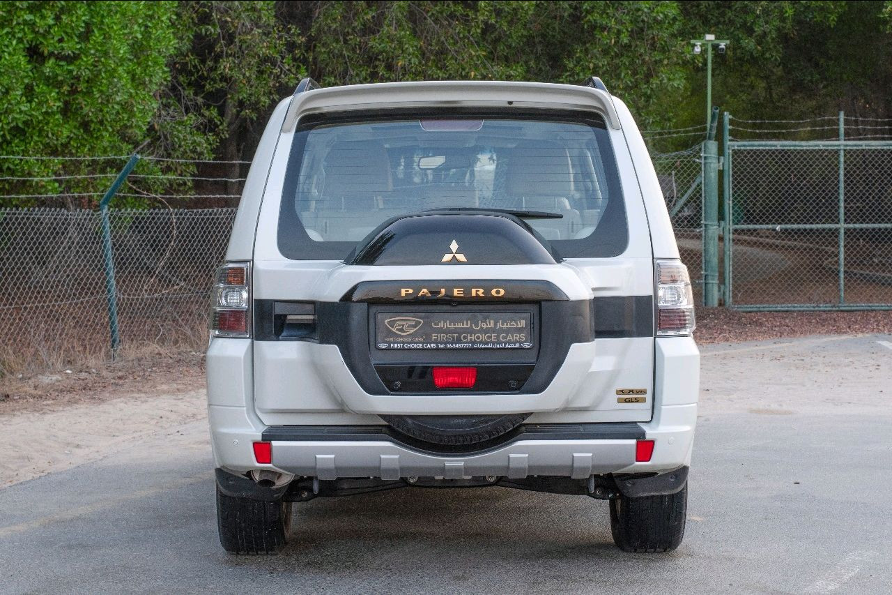 Mitsubishi Pajero - Image 10