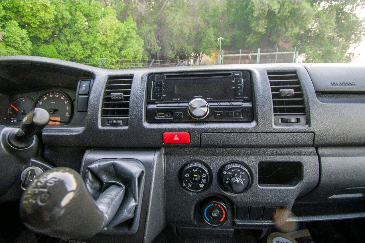 Toyota Hiace - Image 10