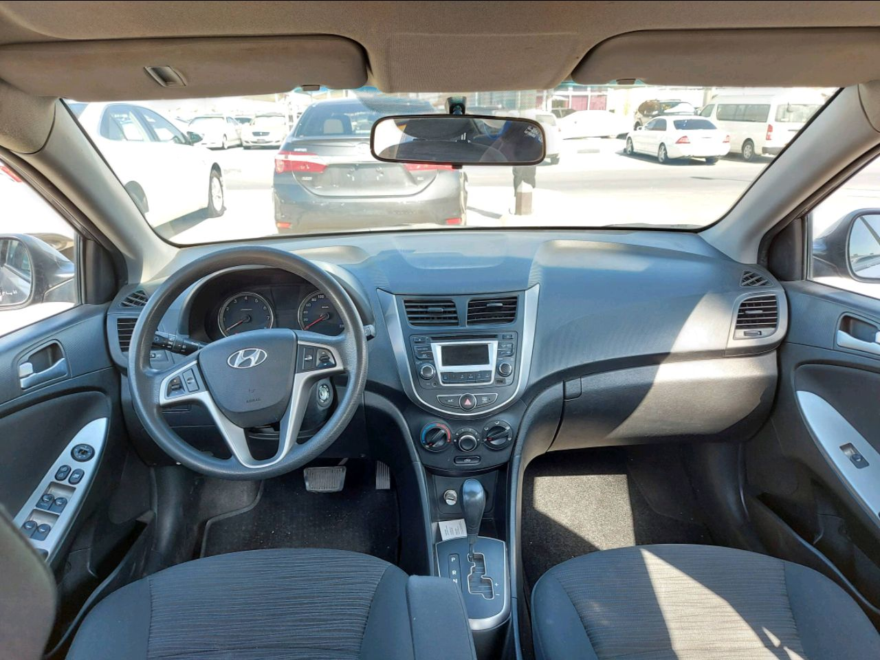 Hyundai Accent - Image 6