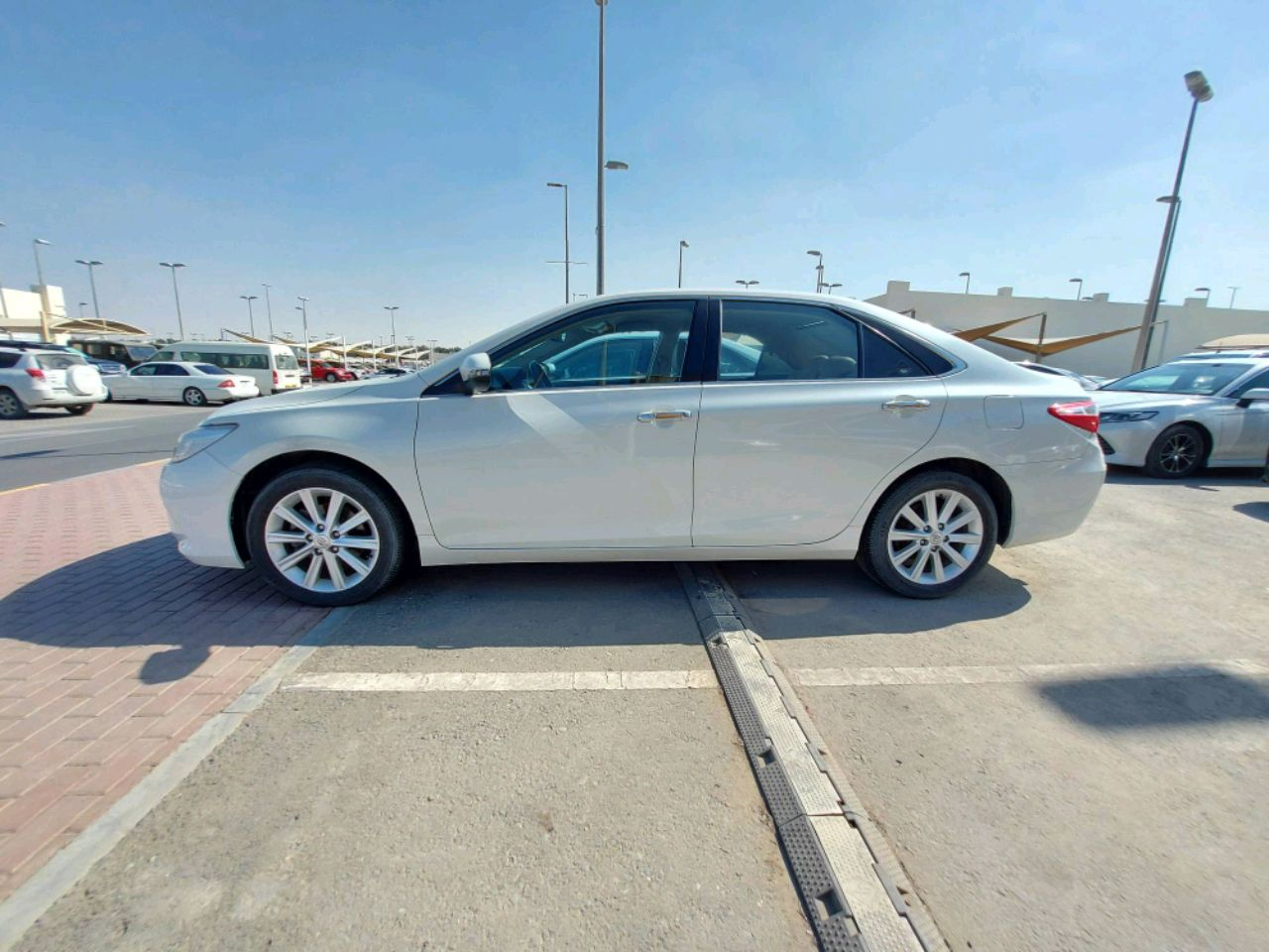 Toyota Camry - Image 5