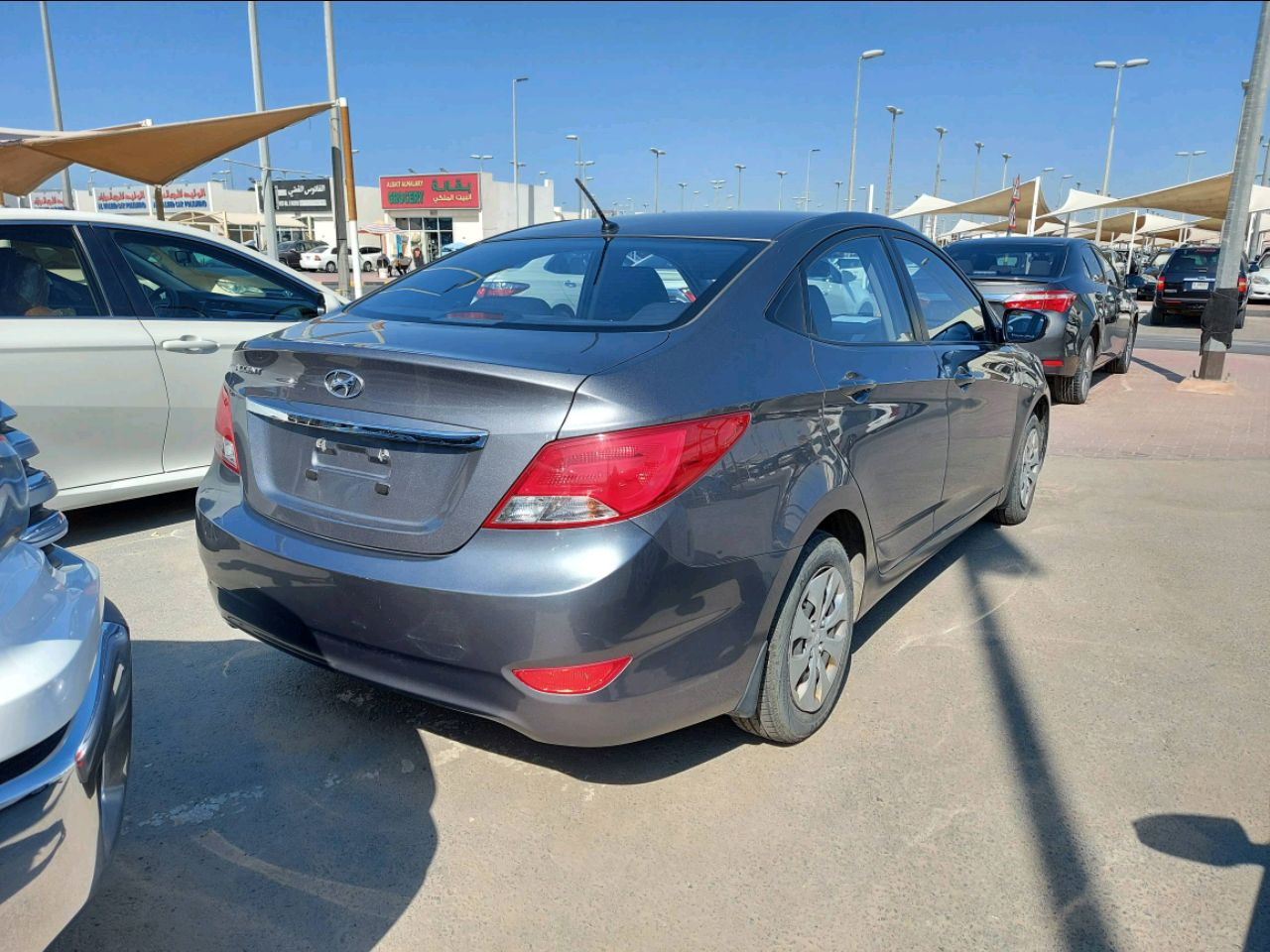 Hyundai Accent - Image 5