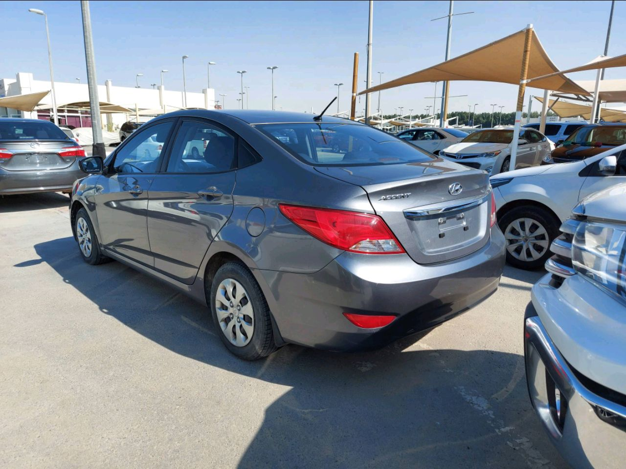 Hyundai Accent - Image 3