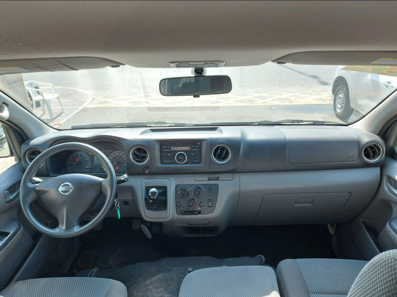 Nissan Urvan - Image 5