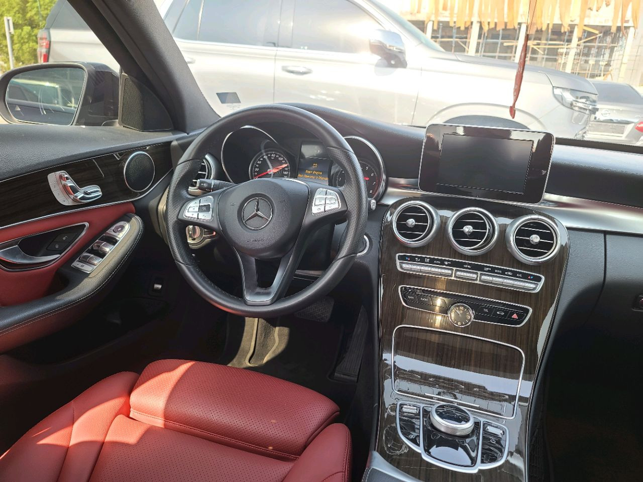 Mercedes Benz C-Class - Image 10
