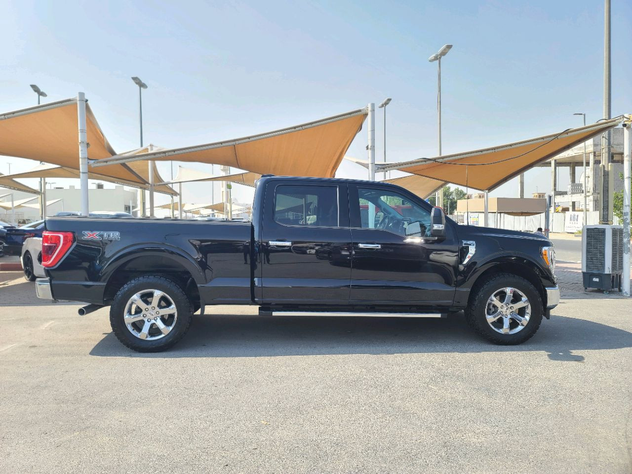 Ford F-Series Pickup - Image 4