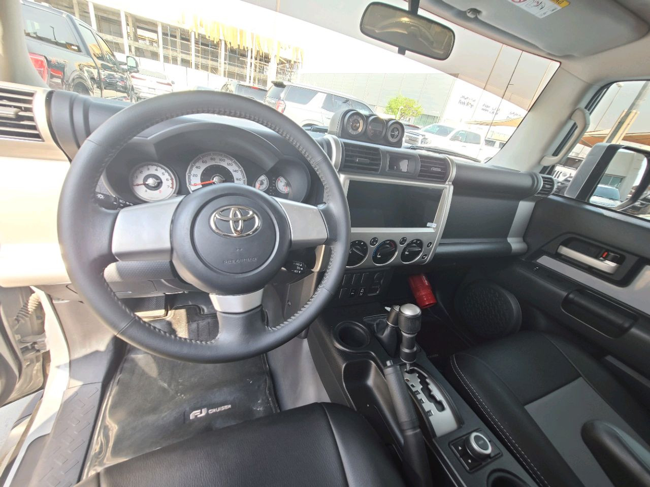 Toyota FJ Cruiser - Image 8