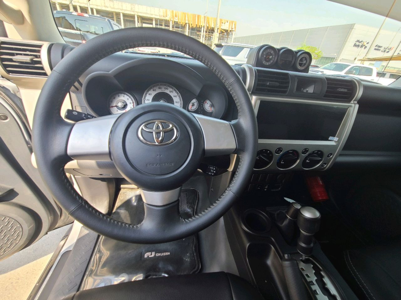 Toyota FJ Cruiser - Image 9