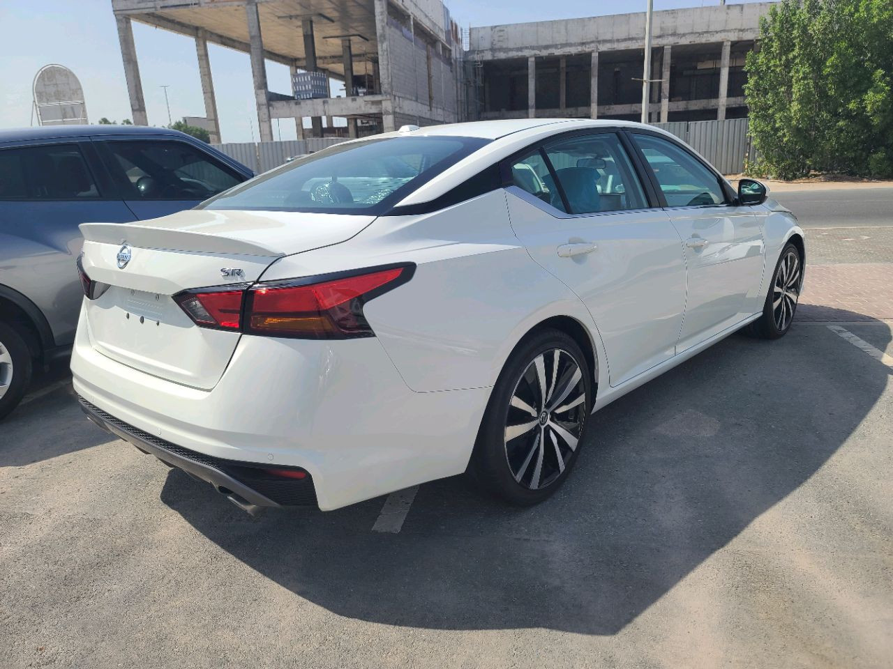 Nissan Altima - Image 11