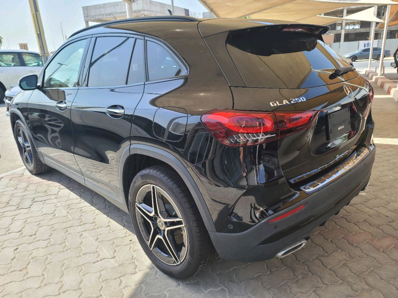 Mercedes Benz GLE SUV - Image 3