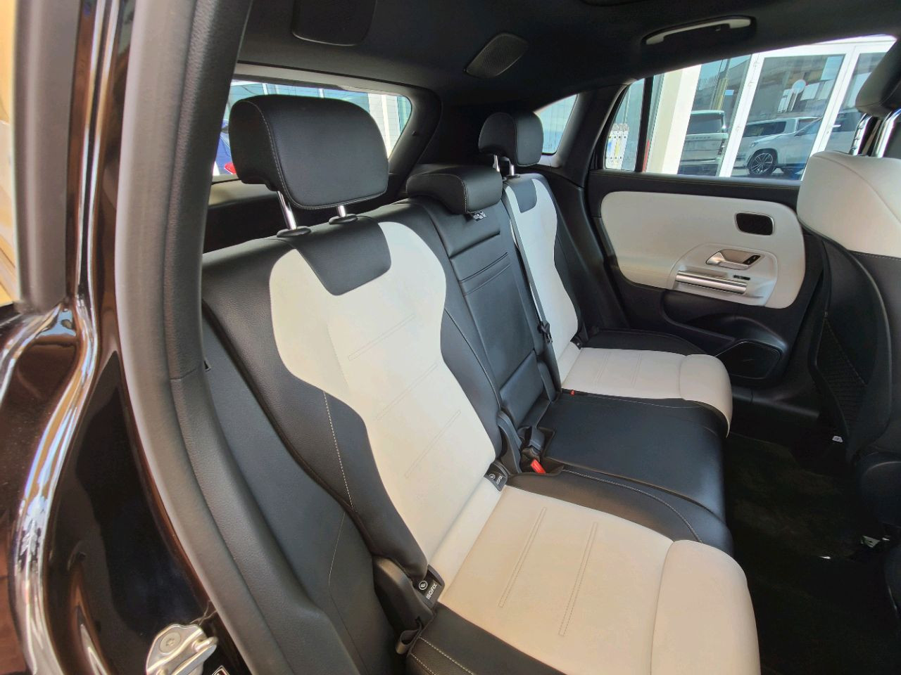 Mercedes Benz GLE SUV - Image 6