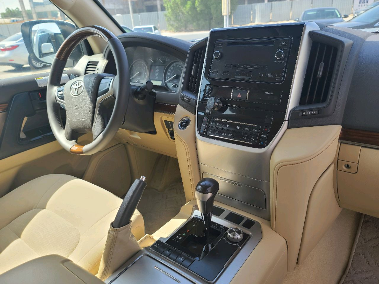 Toyota Land Cruiser - Image 5