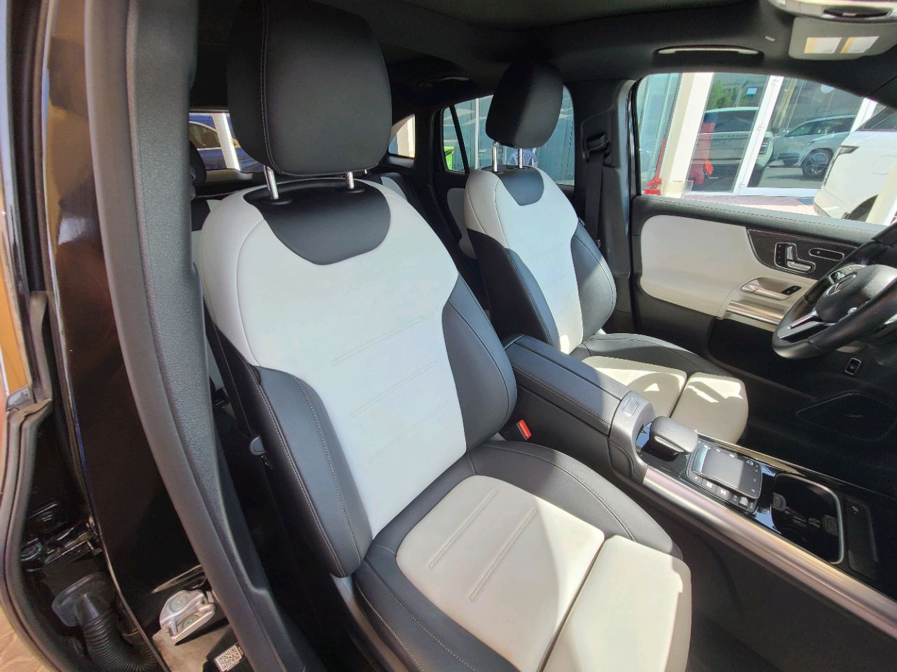 Mercedes Benz GLE SUV - Image 7
