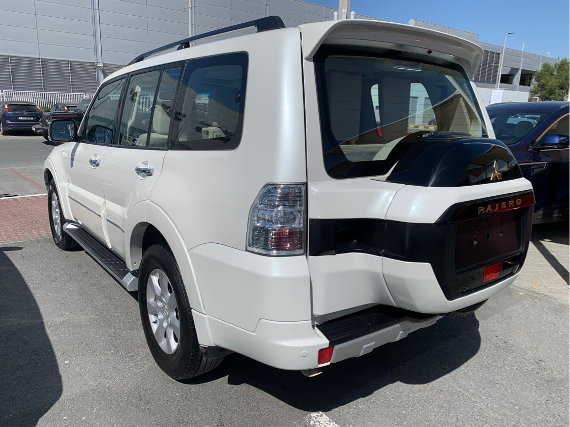 Mitsubishi Pajero - Image 4