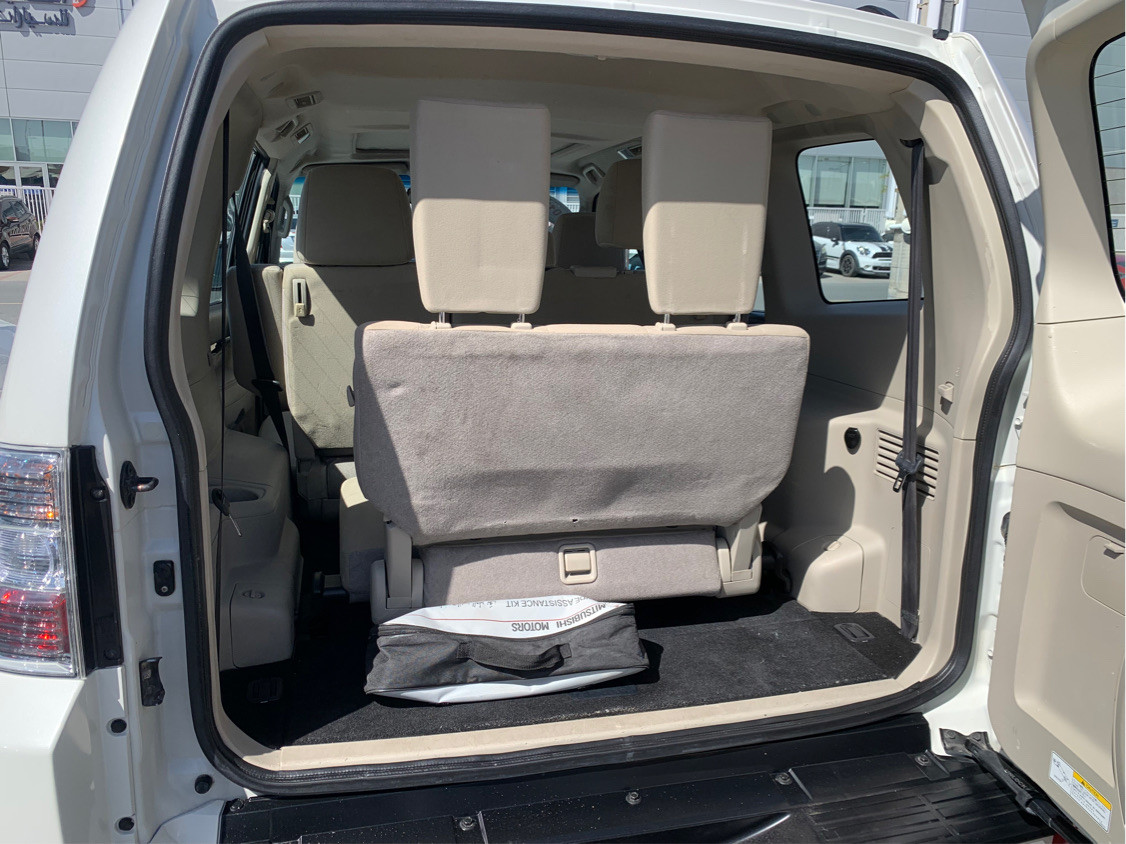 Mitsubishi Pajero - Image 6