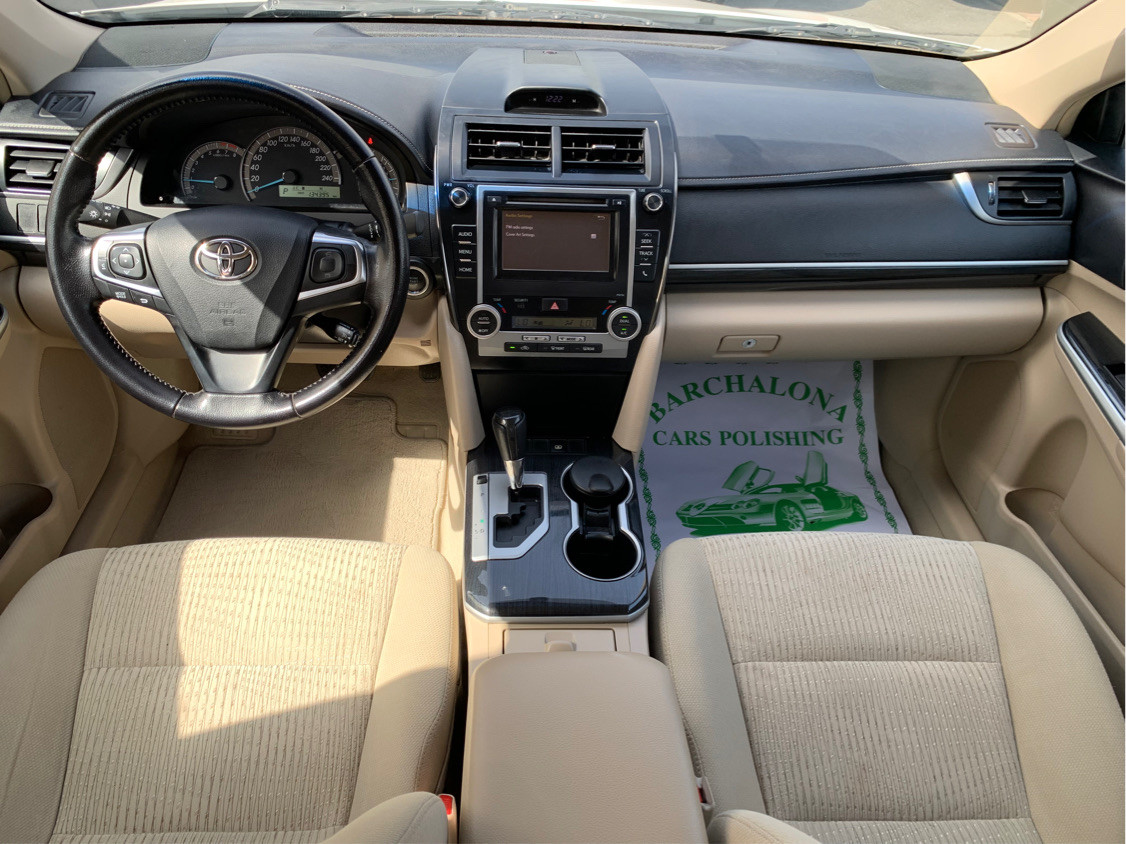 Toyota Camry - Image 4