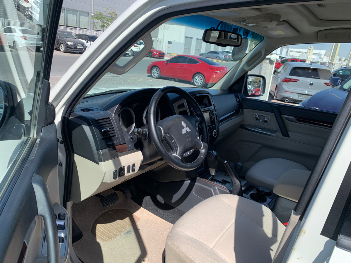 Mitsubishi Pajero - Image 7