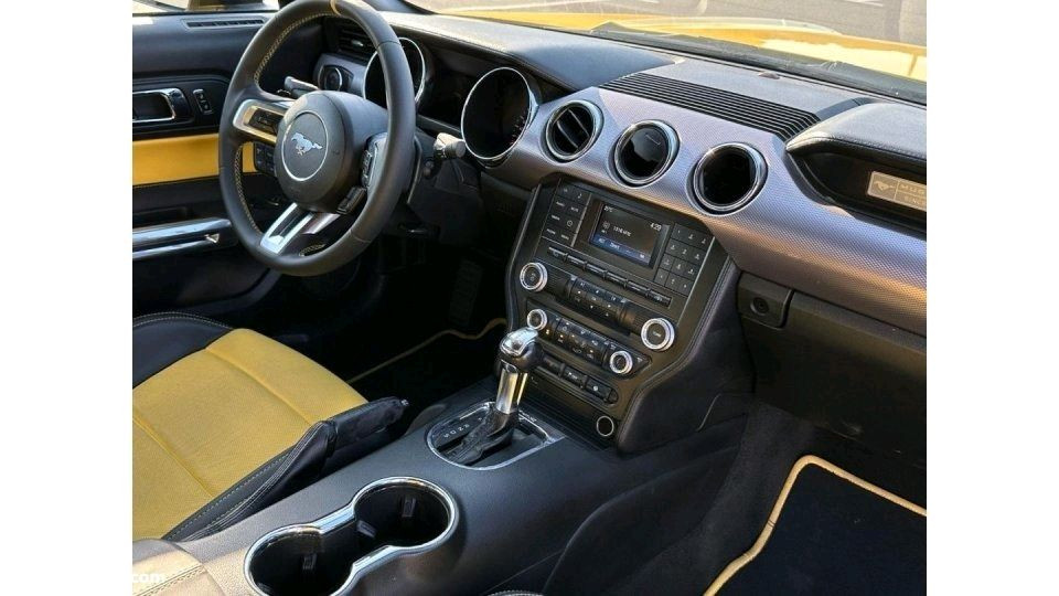 Ford Mustang - Image 15