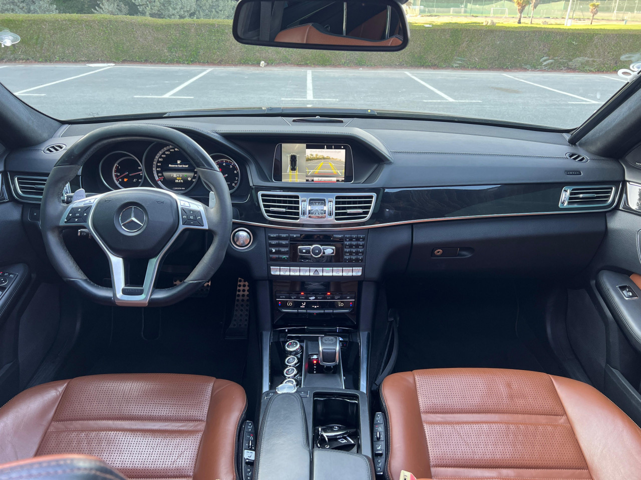 Mercedes Benz E-Class - Image 10